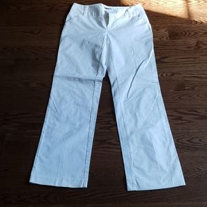 Daisy Fuentes white pants